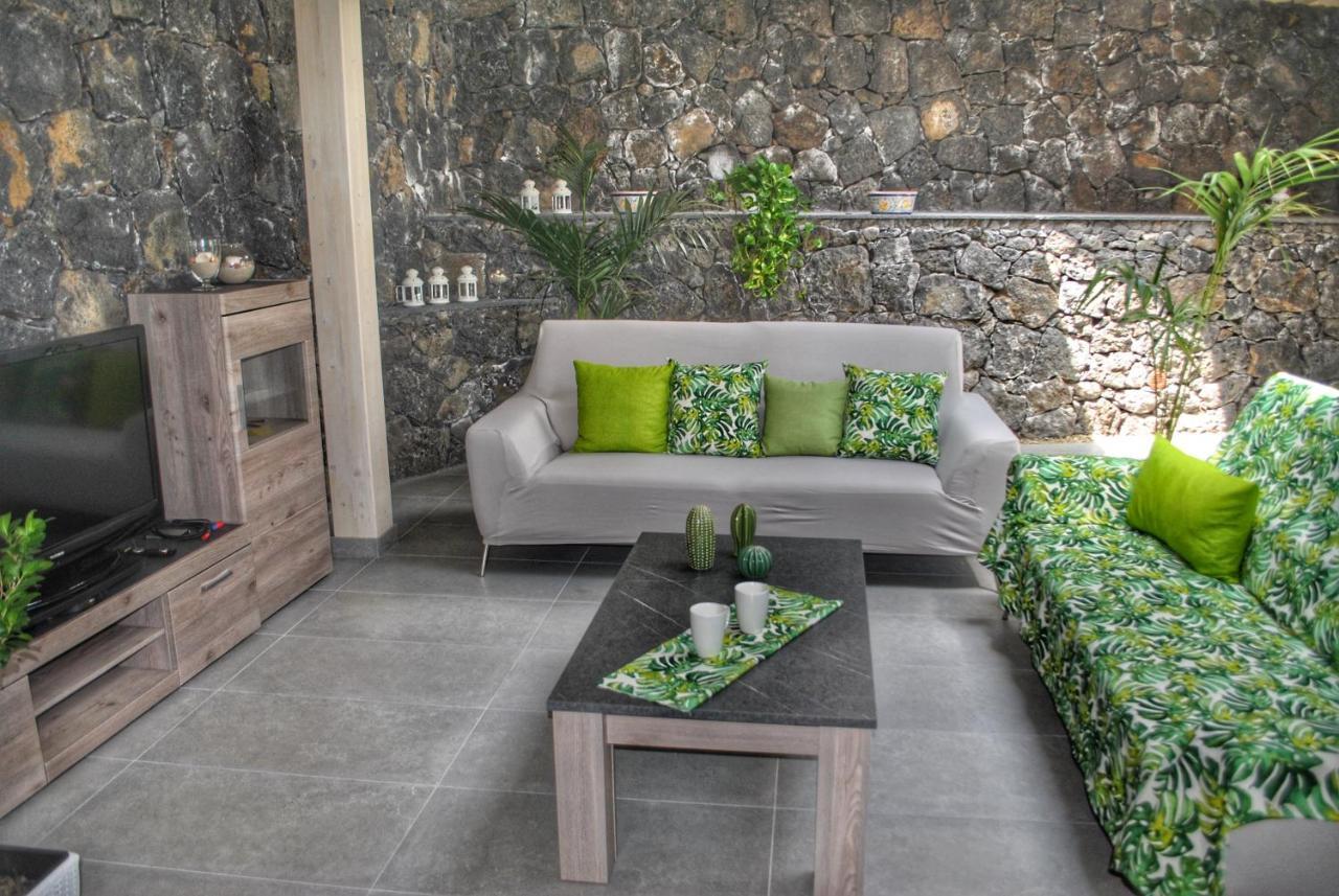 Villa Dedalisa By Holidayngo Acireale Εξωτερικό φωτογραφία