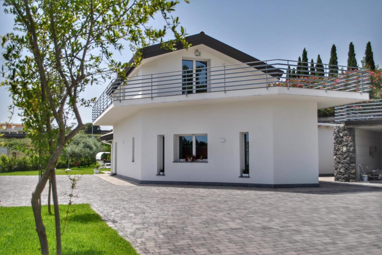 Villa Dedalisa By Holidayngo Acireale Εξωτερικό φωτογραφία